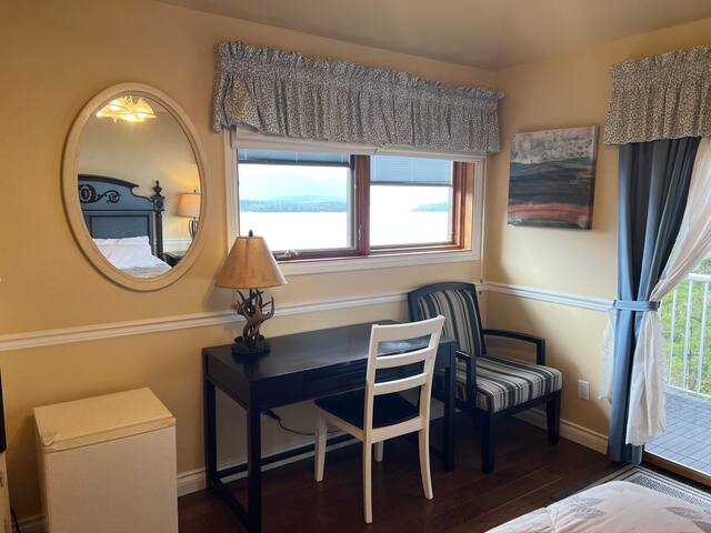 5W Oceanfront Hideaway – All 4 Rooms gallery image 5
