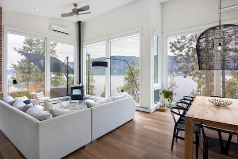 Natty's Lake-view House in Okanagan Centre