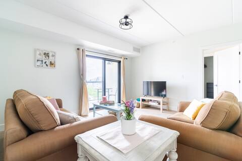 Modern built 2BR/2BA condo