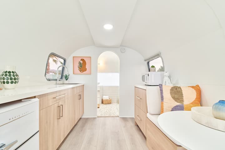 1974 Airstream W/ Private Soaking Tub - Desert Hot Springs, CA
