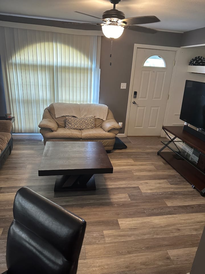 Cozy Dayton Escape With Comfort - Beavercreek, OH
