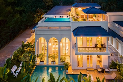 Luxury 4BHK Villa + 2 Pools + Bathtub + Lawn @ Siolim