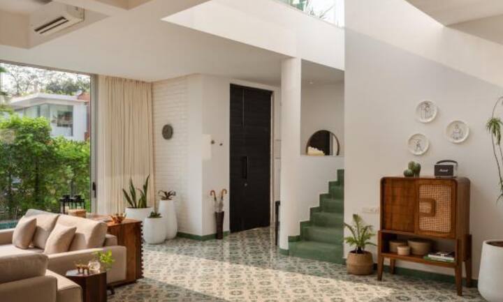 Living room image 1