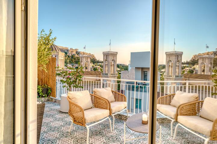 Luxury Apt with Acropolis view Balcony and Jacuzzi gallery image 4