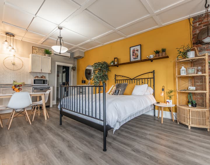 5 Best Airbnb Vacation Rentals In Dunnville, Canada Updated 2024