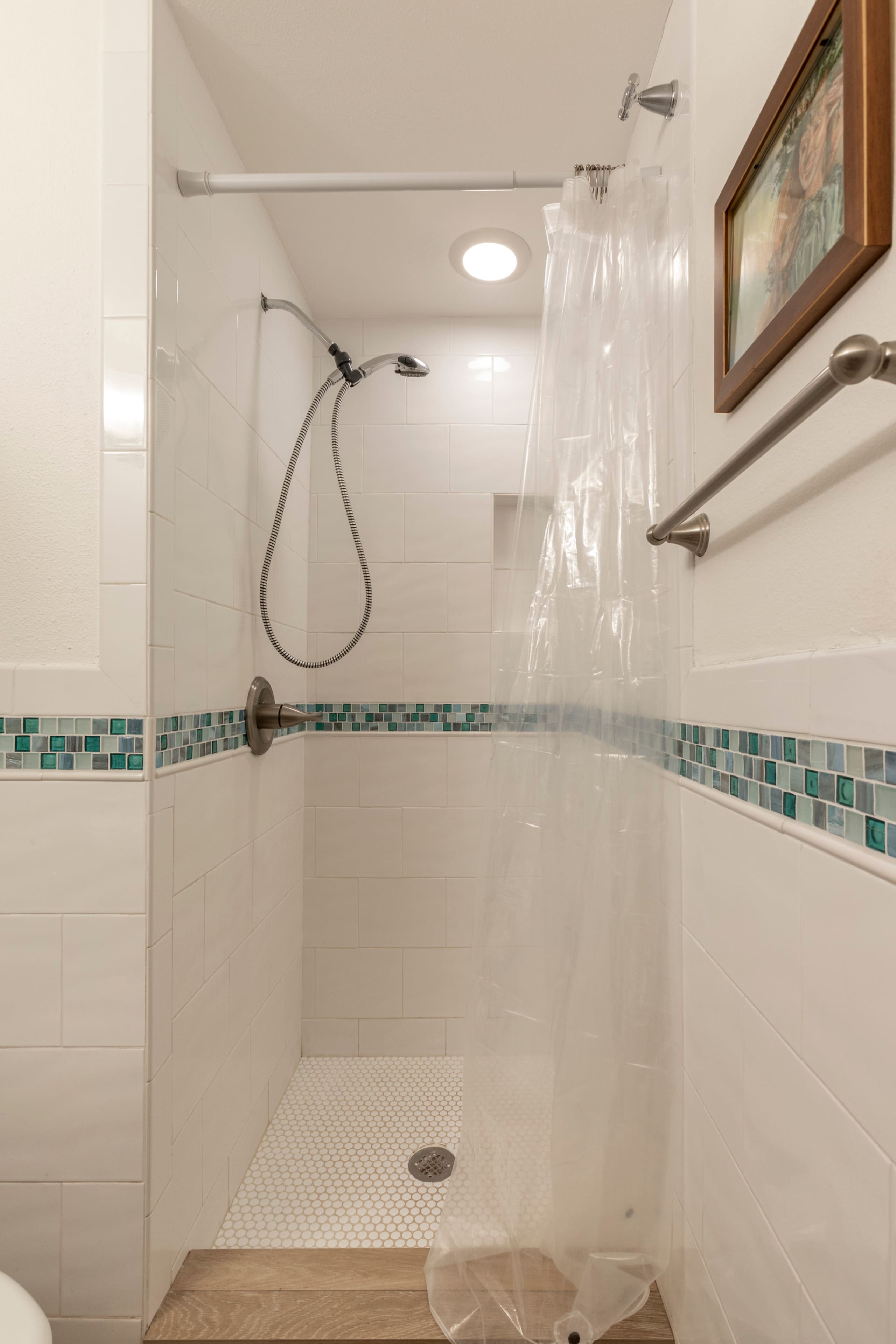 Renovation!  True oceanfront Views! 2BDR 2Ba - Image 29