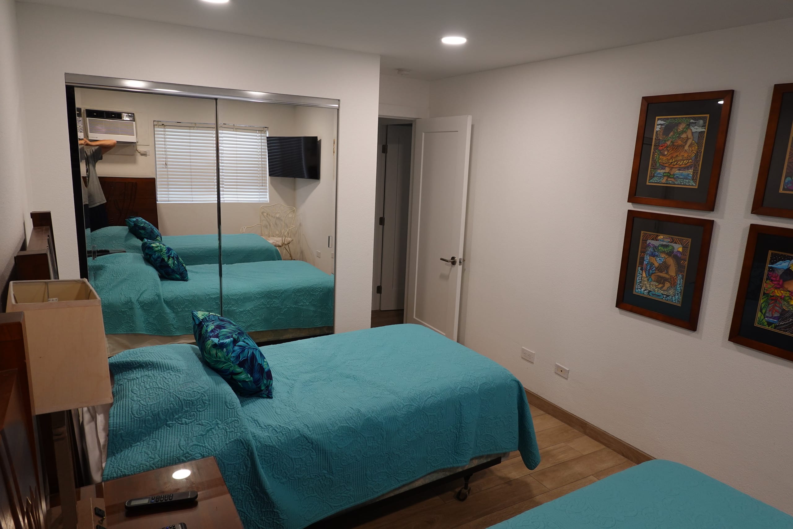 Renovation!  True oceanfront Views! 2BDR 2Ba - Image 25