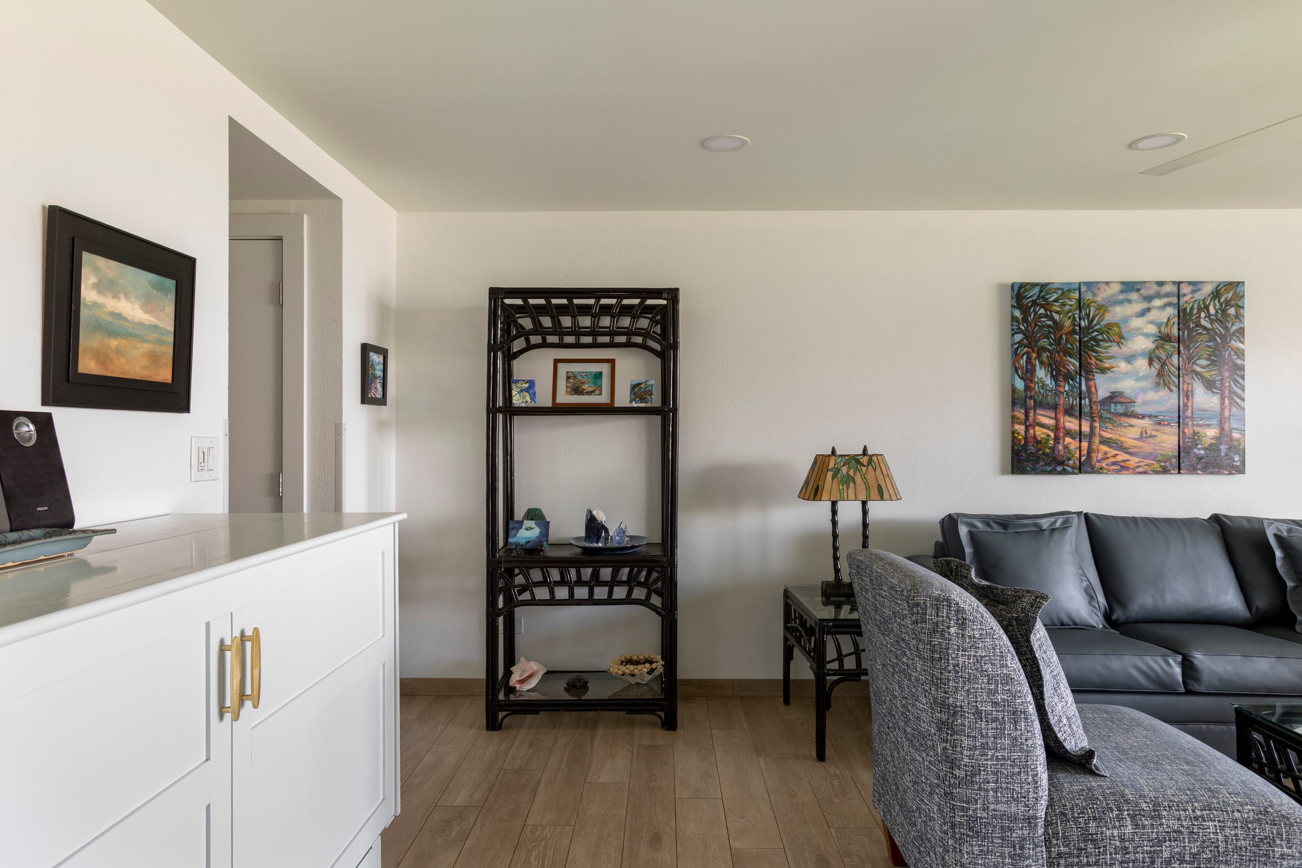 Renovation!  True oceanfront Views! 2BDR 2Ba - Image 16