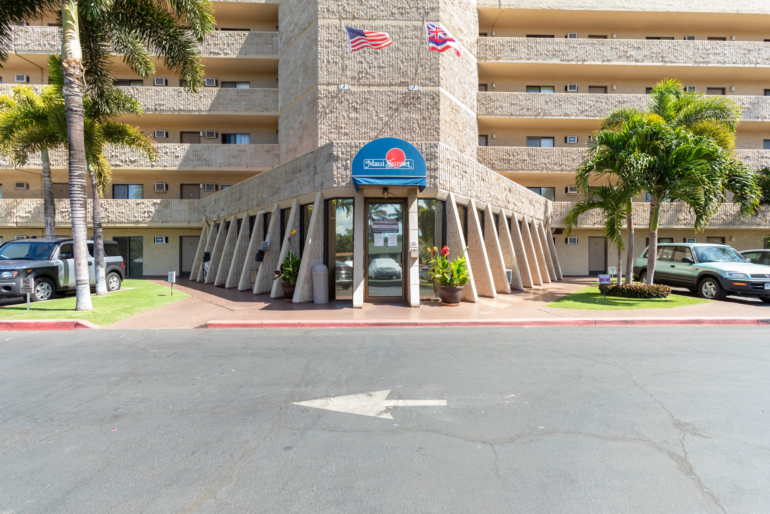 Renovation!  True oceanfront Views! 2BDR 2Ba - Image 37