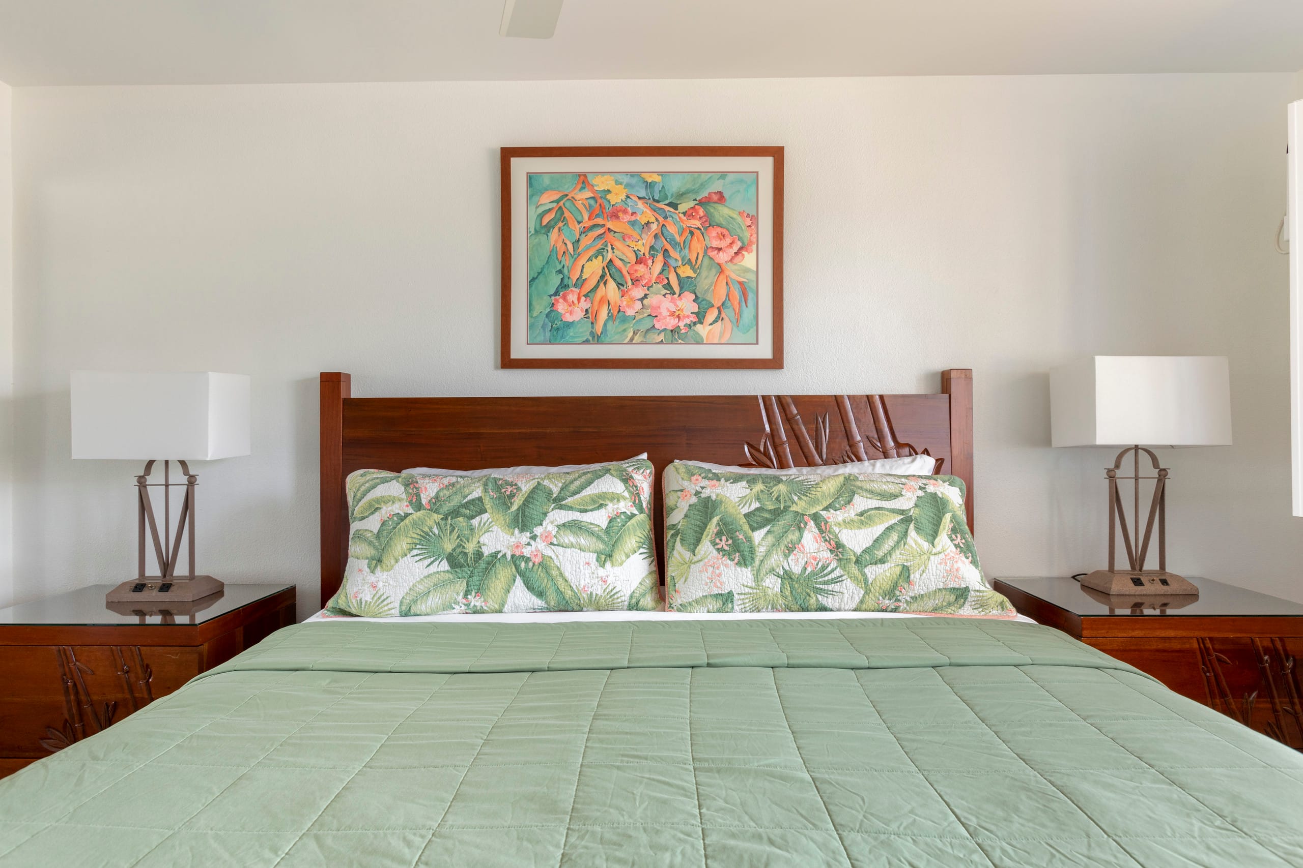 Renovation!  True oceanfront Views! 2BDR 2Ba - Image 19
