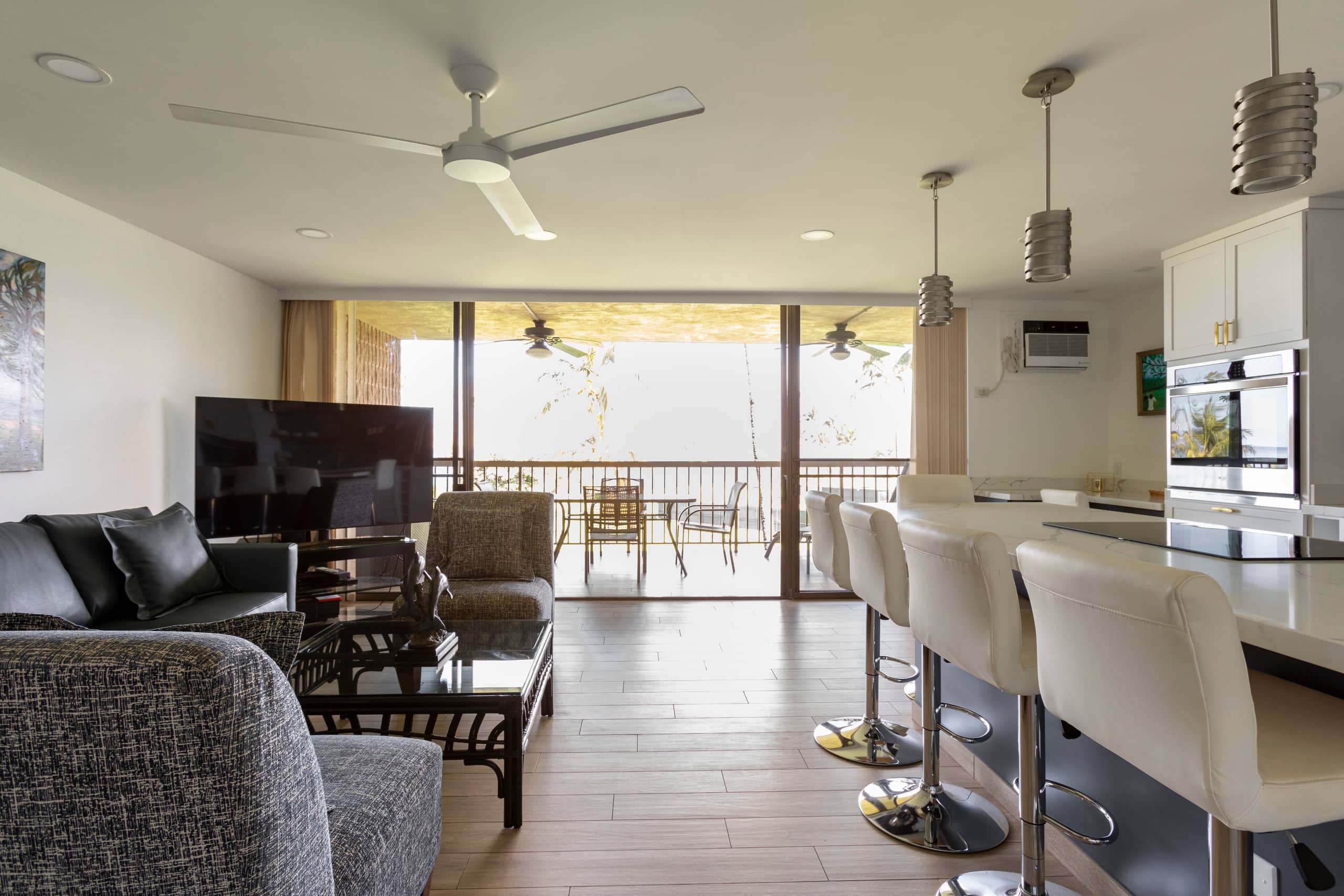 Renovation!  True oceanfront Views! 2BDR 2Ba - Image 12
