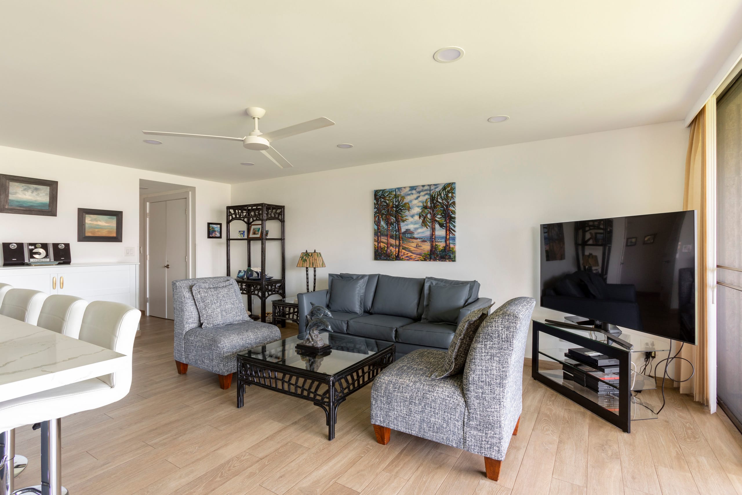Renovation!  True oceanfront Views! 2BDR 2Ba - Image 6