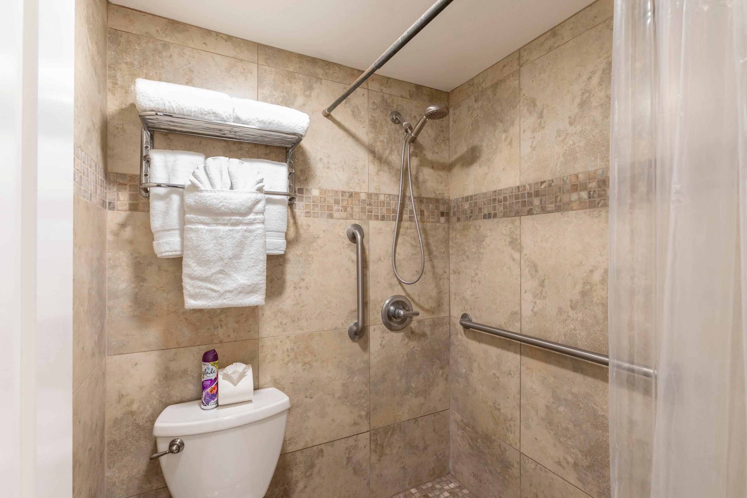 Renovation!  True oceanfront Views! 2BDR 2Ba - Image 22