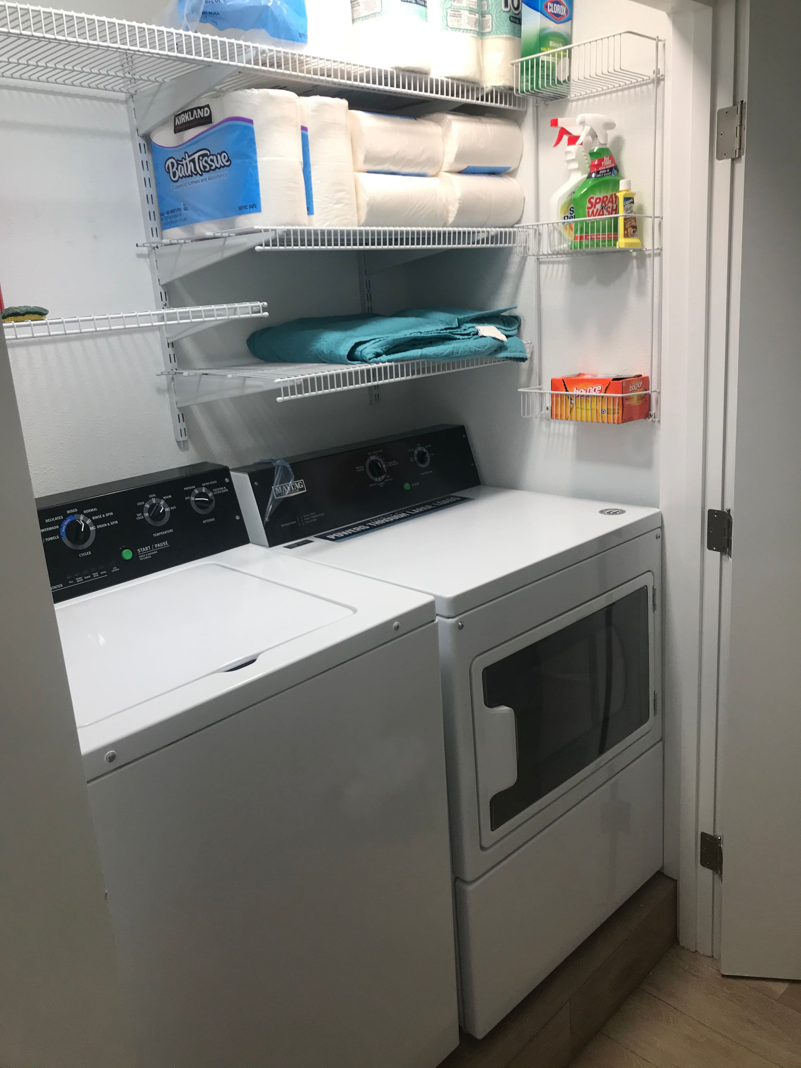 Renovation!  True oceanfront Views! 2BDR 2Ba - Image 30