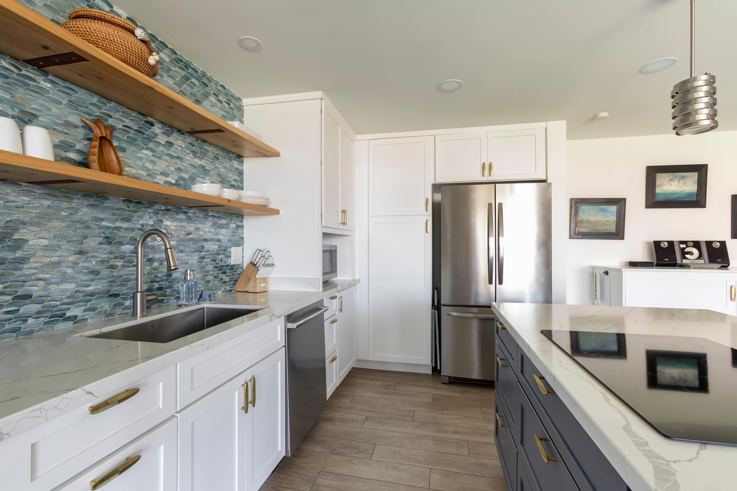 Renovation!  True oceanfront Views! 2BDR 2Ba - Image 8