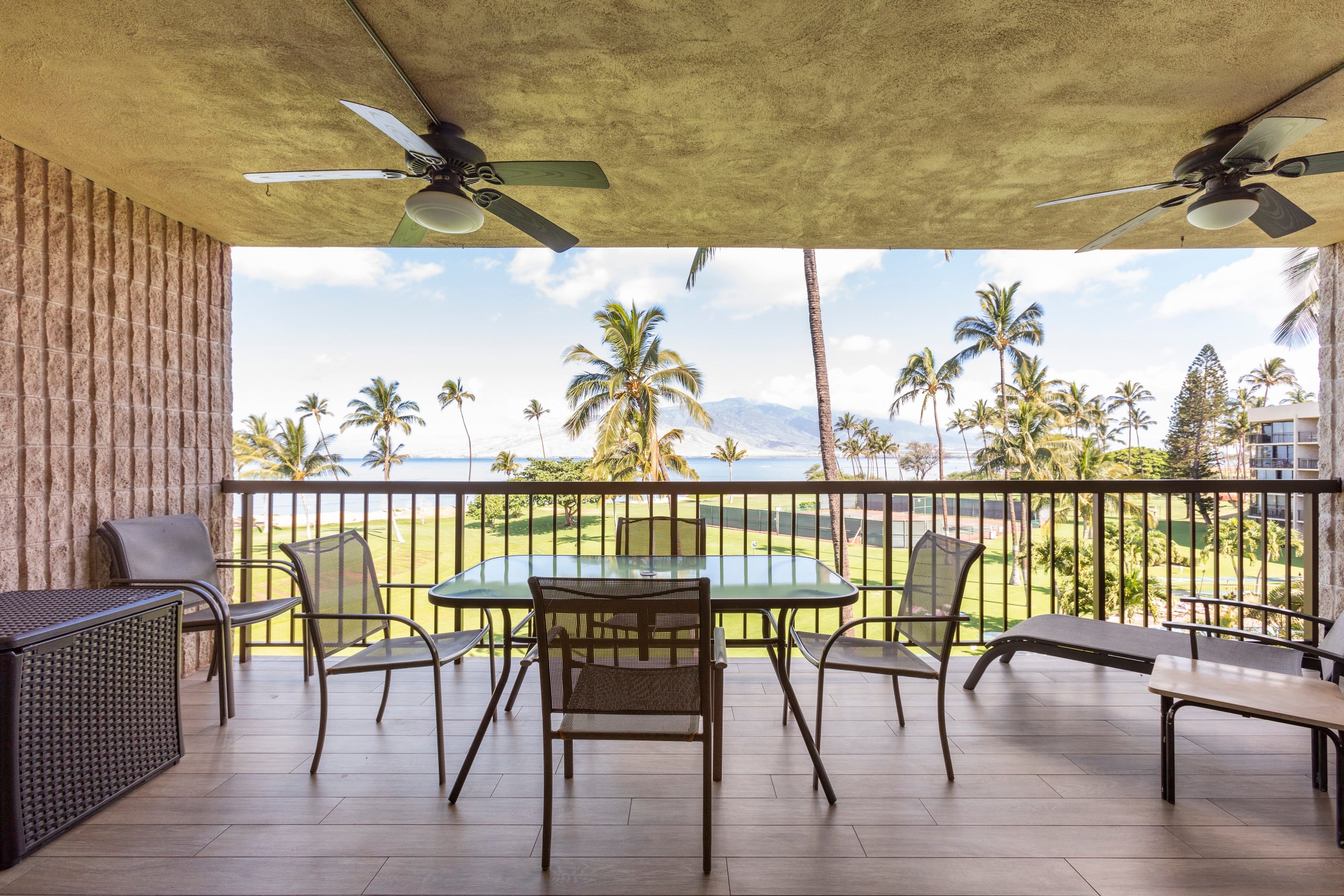 Renovation!  True oceanfront Views! 2BDR 2Ba - Image 28