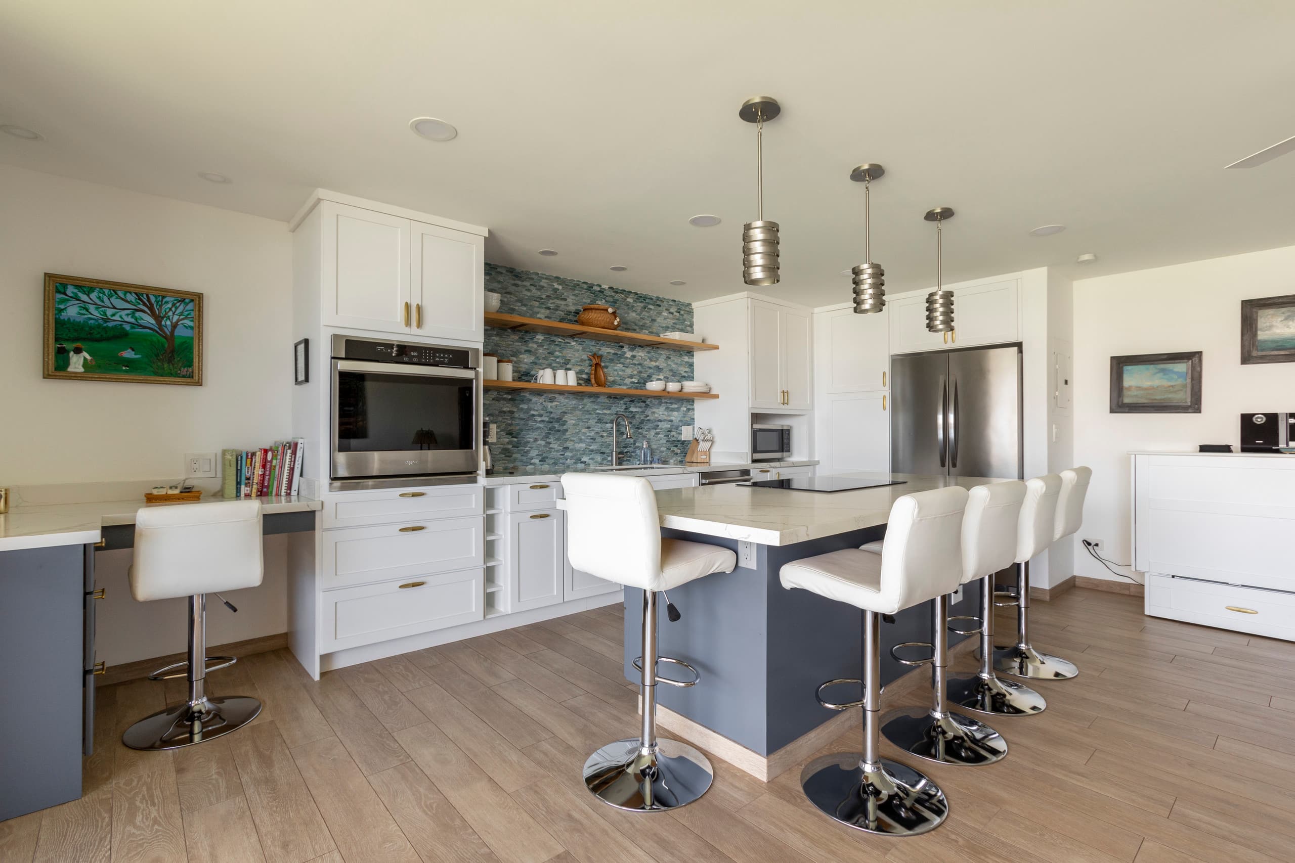 Renovation!  True oceanfront Views! 2BDR 2Ba - Image 2