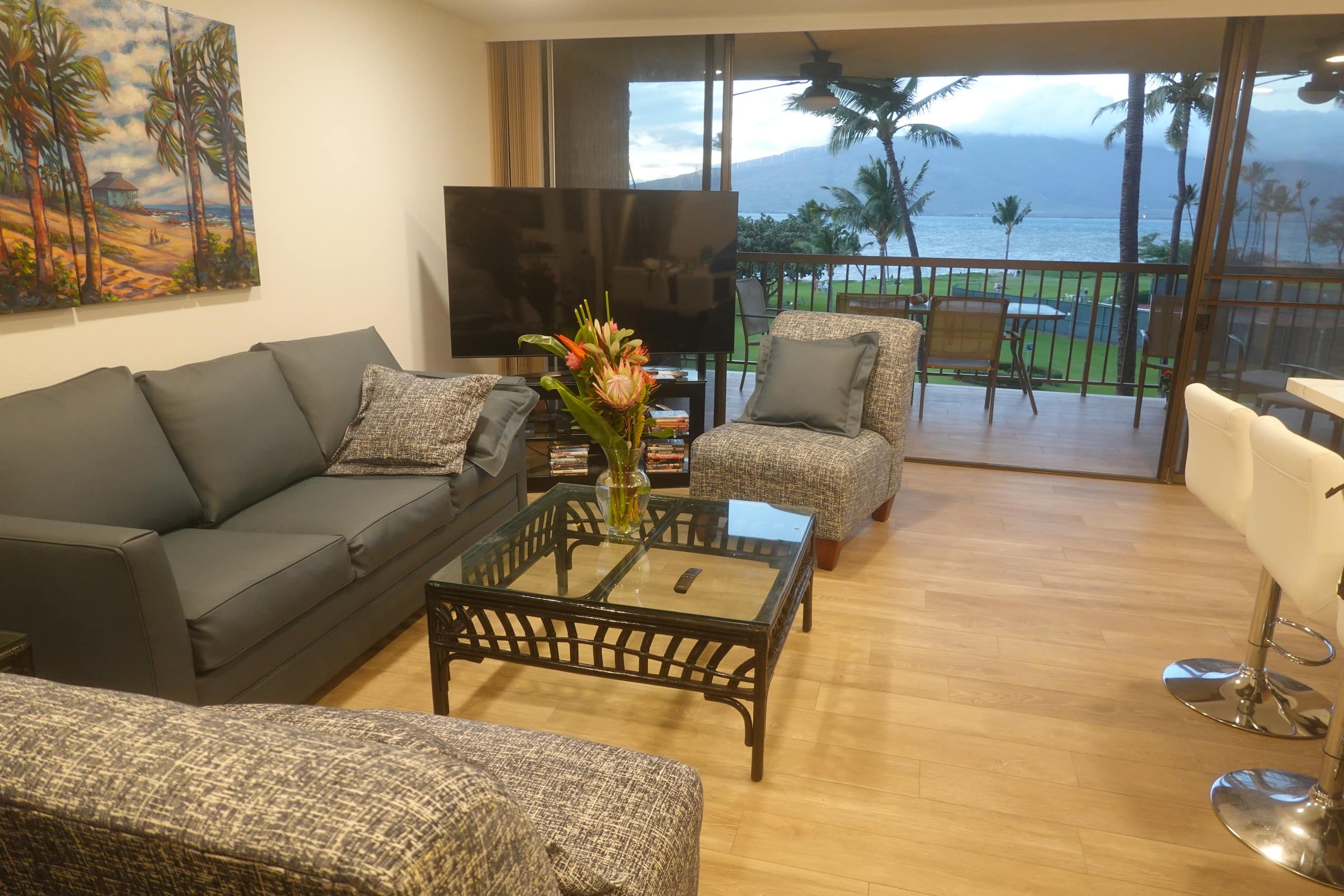 Renovation!  True oceanfront Views! 2BDR 2Ba - Image 5