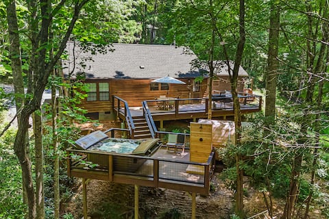 Fox Hollow Retreat | Sauna • Hot Tub • Waterfall
