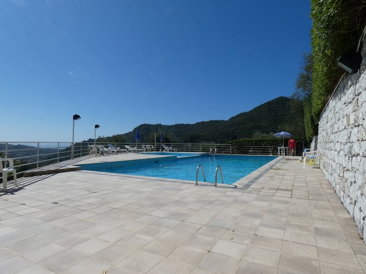 Mareviglia, Tra Mare E Monti 
010029-lt-0073 - Chiavari