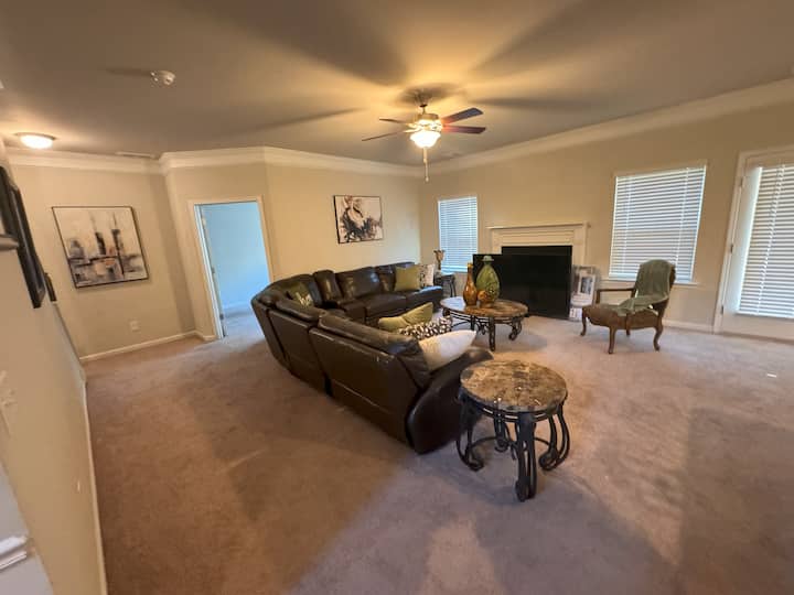Urban Oasis: Cozy 4bedrom Home - Covington, GA