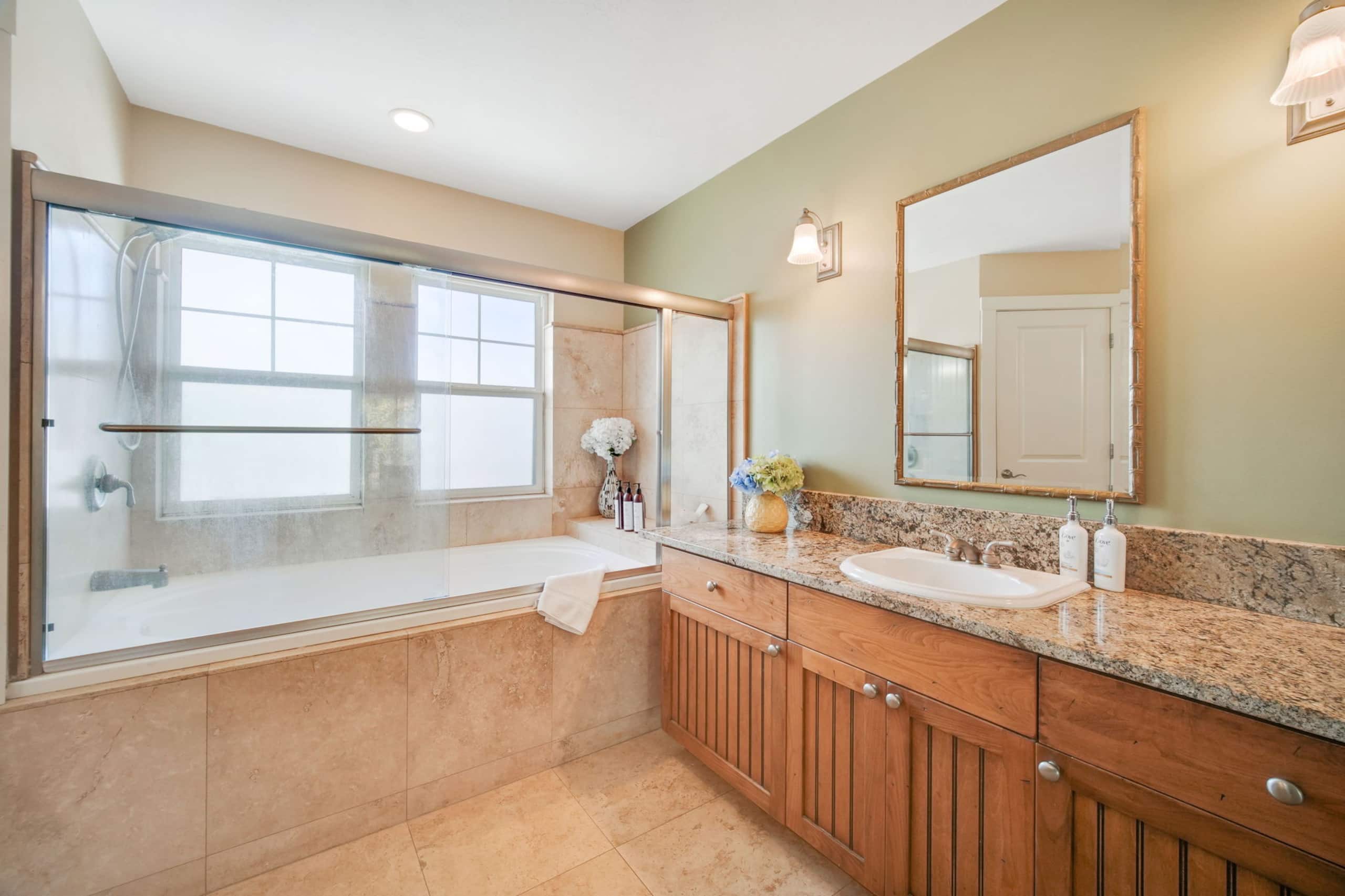 Home in Princeville · ★4.91 · 3 bedrooms · 3 beds · 3 baths - Image 29