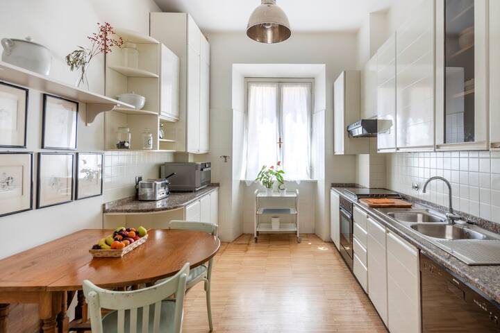 Trastevere Penthouse gallery image 3