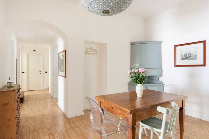 Trastevere Penthouse gallery image 2