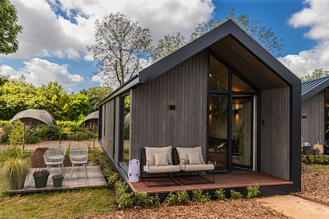 Luxe Tinyhouse Salie w hot tub