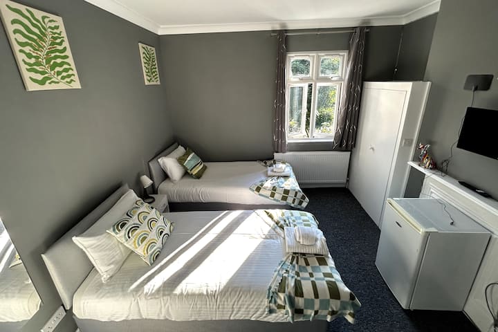 Bright & Airy Twin - Fulham