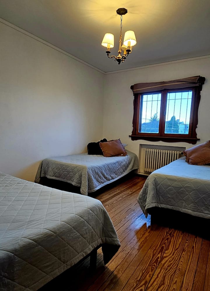Habitacion con 3 camas 1 plaza 