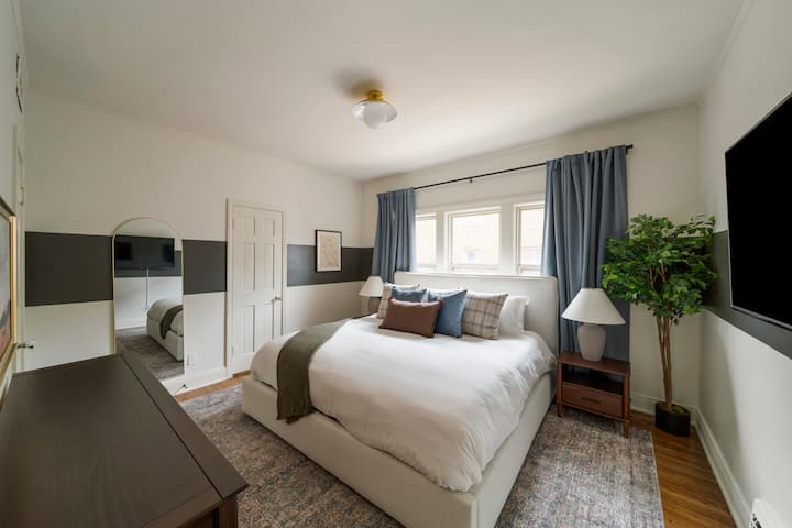 חדר שינה ראשי בקומה הראשית