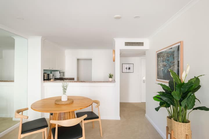 Dining area image 1