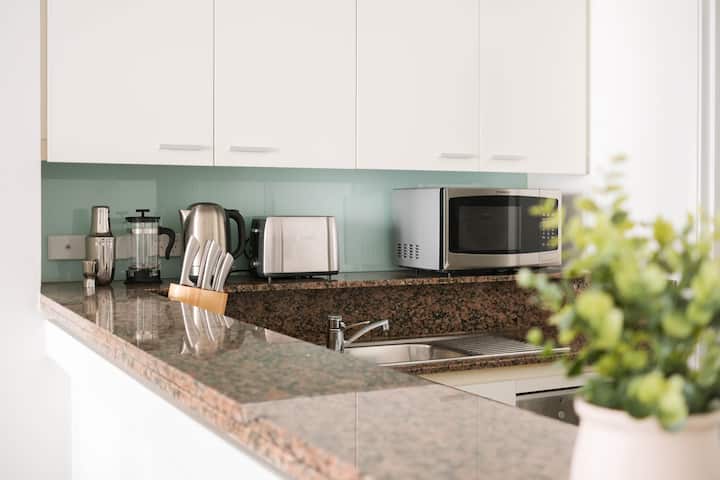 Full kitchen image 3