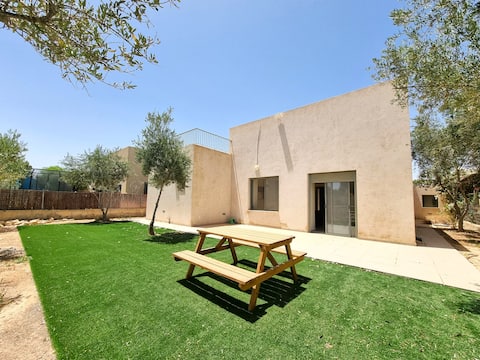 A villa in the desert