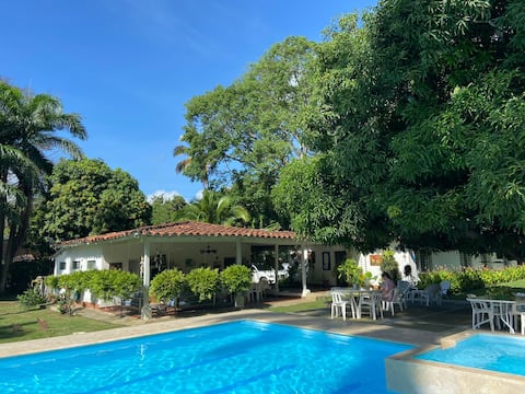 Cozy Villa in the Village. Finca Palos Verdes!