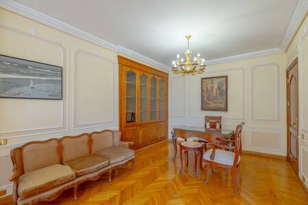 Royal Luxury Apartment