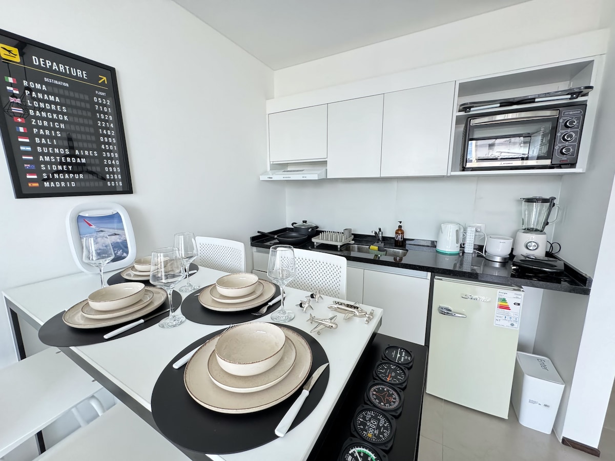 Top performing Airbnb: Aviation-themed studio in Buenos Aires! in Almagro