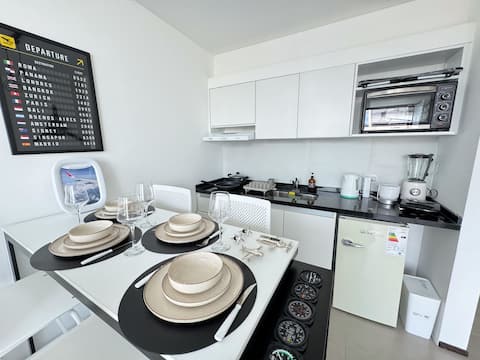 Top performing Airbnb: Aviation-themed studio in Buenos Aires! in Almagro