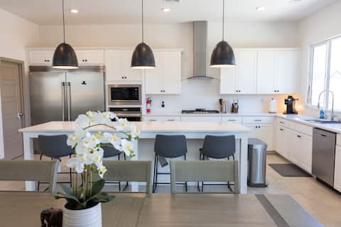 Hanford: Entire Dreamy Home (Premium)