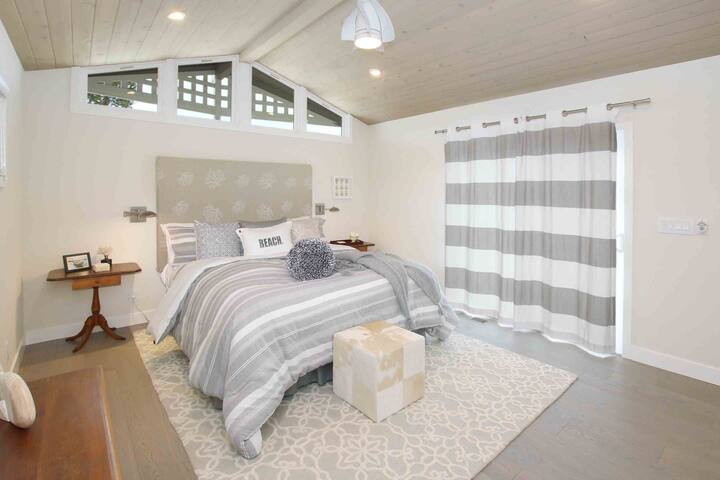 Sunnycove Beachfront Beauty gallery image 3