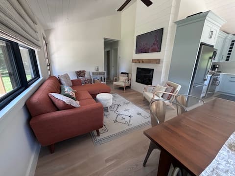 Top Airbnb: Chic Coastal Retreat in Gloucester