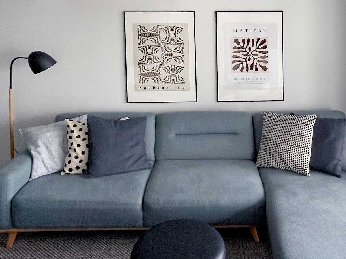 Successful Airbnb property: Stylish Executive City Pad + Parking + Pool in East Perth