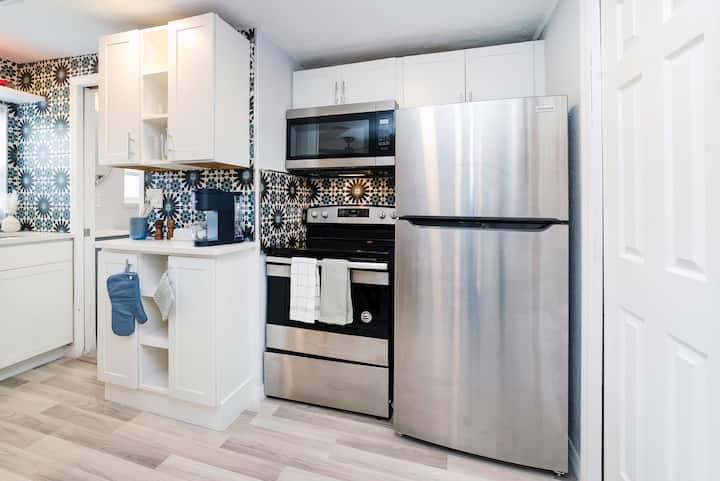 Studio | Great Furnishings | Large Backyard - St. Petersburg, FL