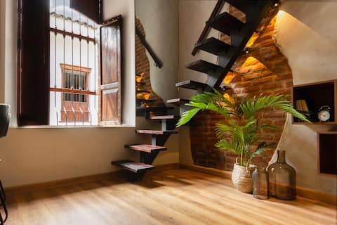Cozy+Unique Loft/Touch of Nature/High Speed WiFi