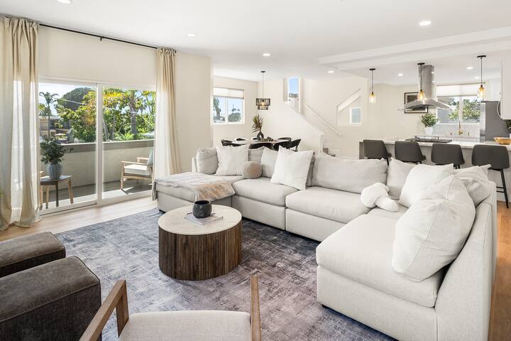 Dream 3BR Rooftop/Gym/Spa/Views gallery image 3