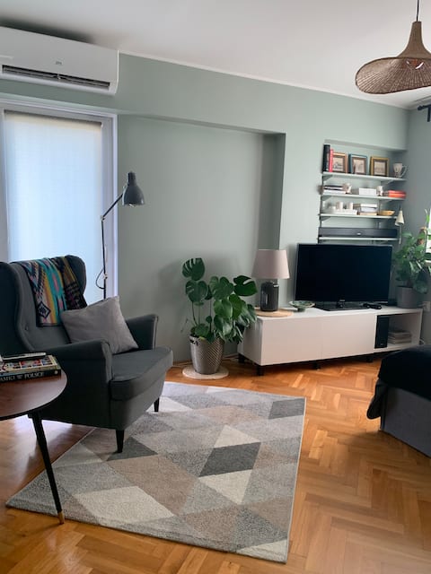 Popular Airbnb listing: Mint-Sunshine Apartment in Żoliborz