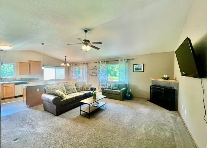 Perfect, Peaceful Palmer House! - Palmer, AK