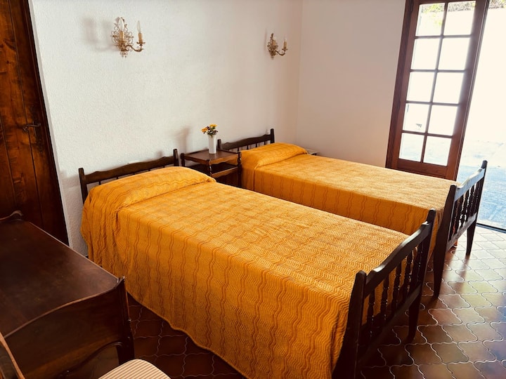 Igumbi lokulala #1 2 Iibhedi ezilala umntu omnye