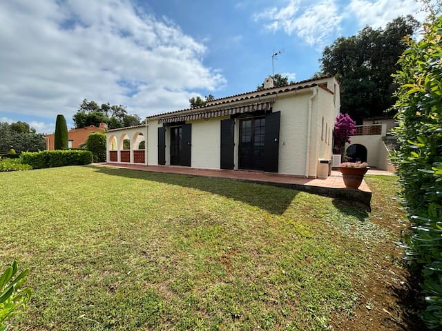 happy house location managed Airbnb listing 3